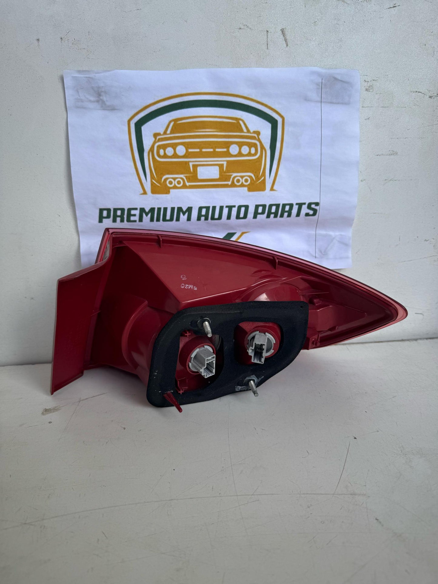 2005   Left Taillight