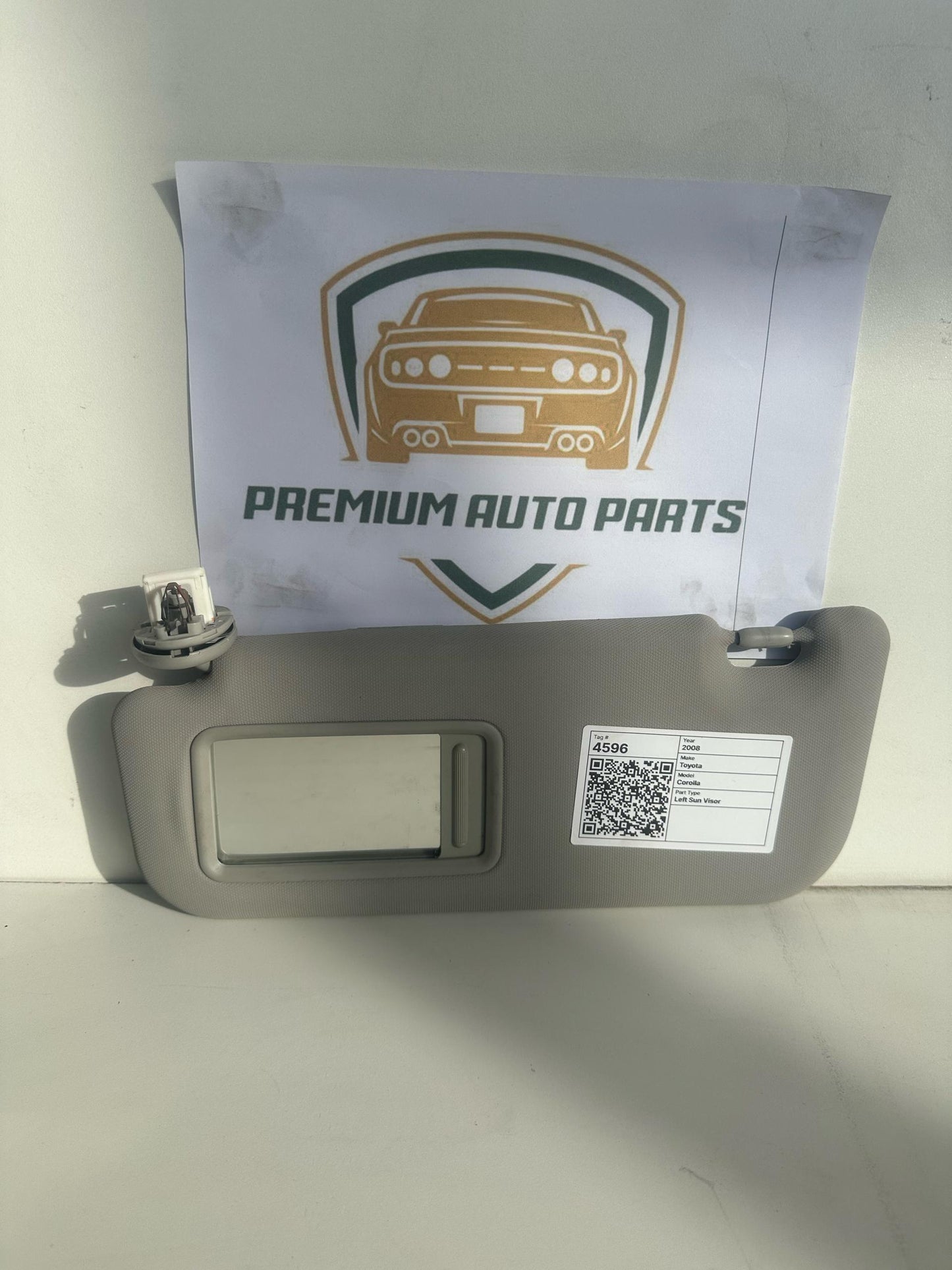 2008  E150 Left Sun Visor