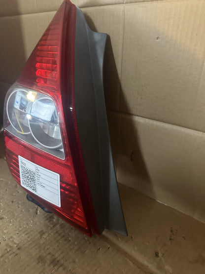 2002   Left Taillight