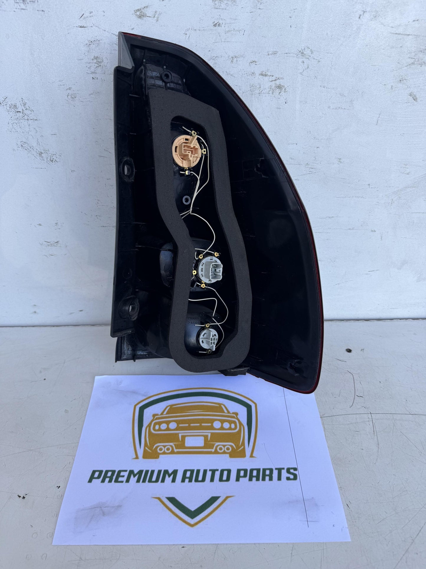 2006   Left Taillight