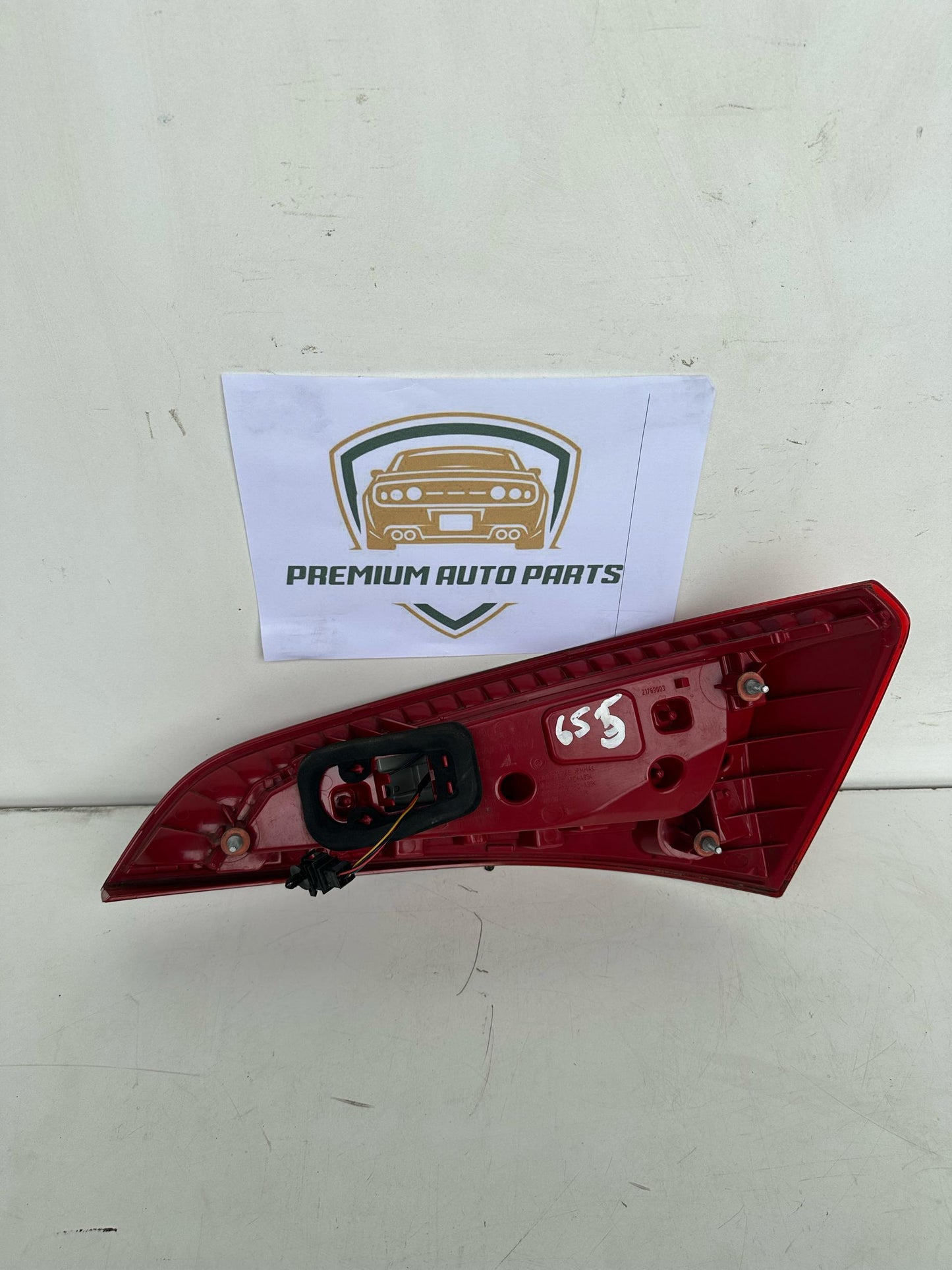 2010  8R Left Taillight