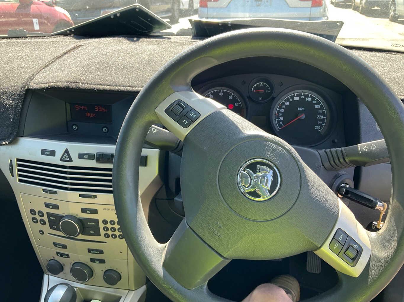 2008 Holden Astra CD AHHatchback 
Holden
Astra
