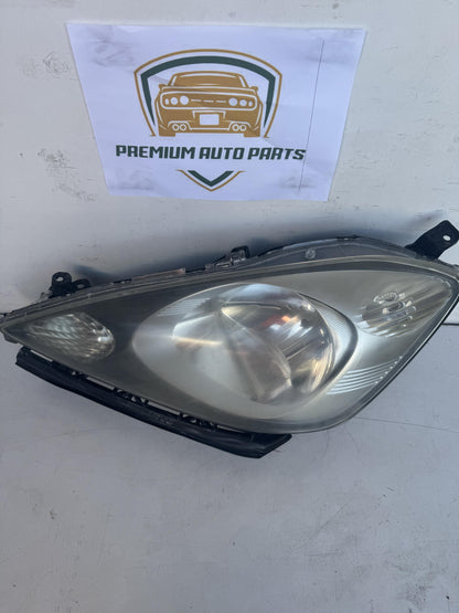 2009   Left Headlight