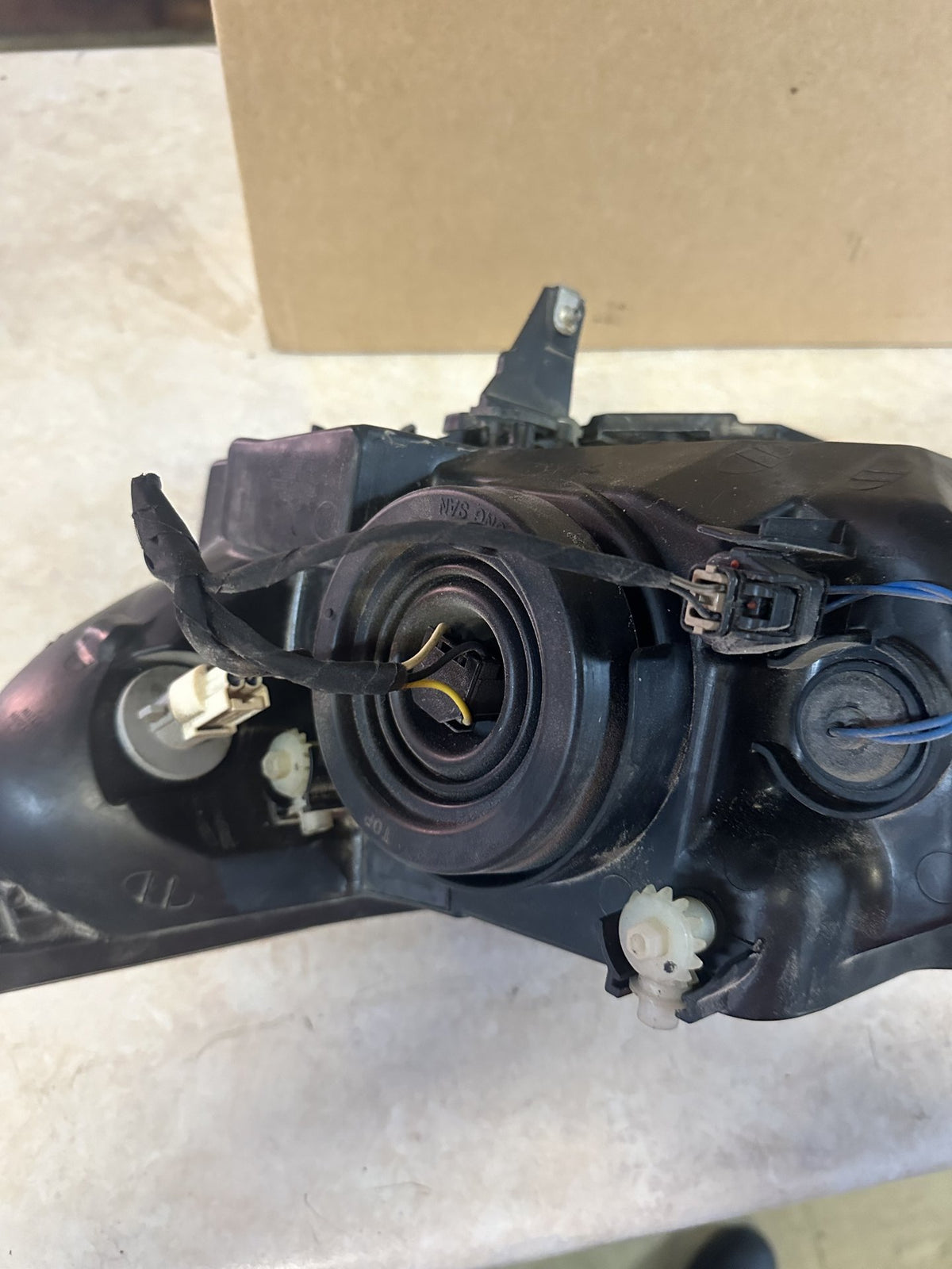 2016 Holden Cruze Sedan Right Headlight 12413