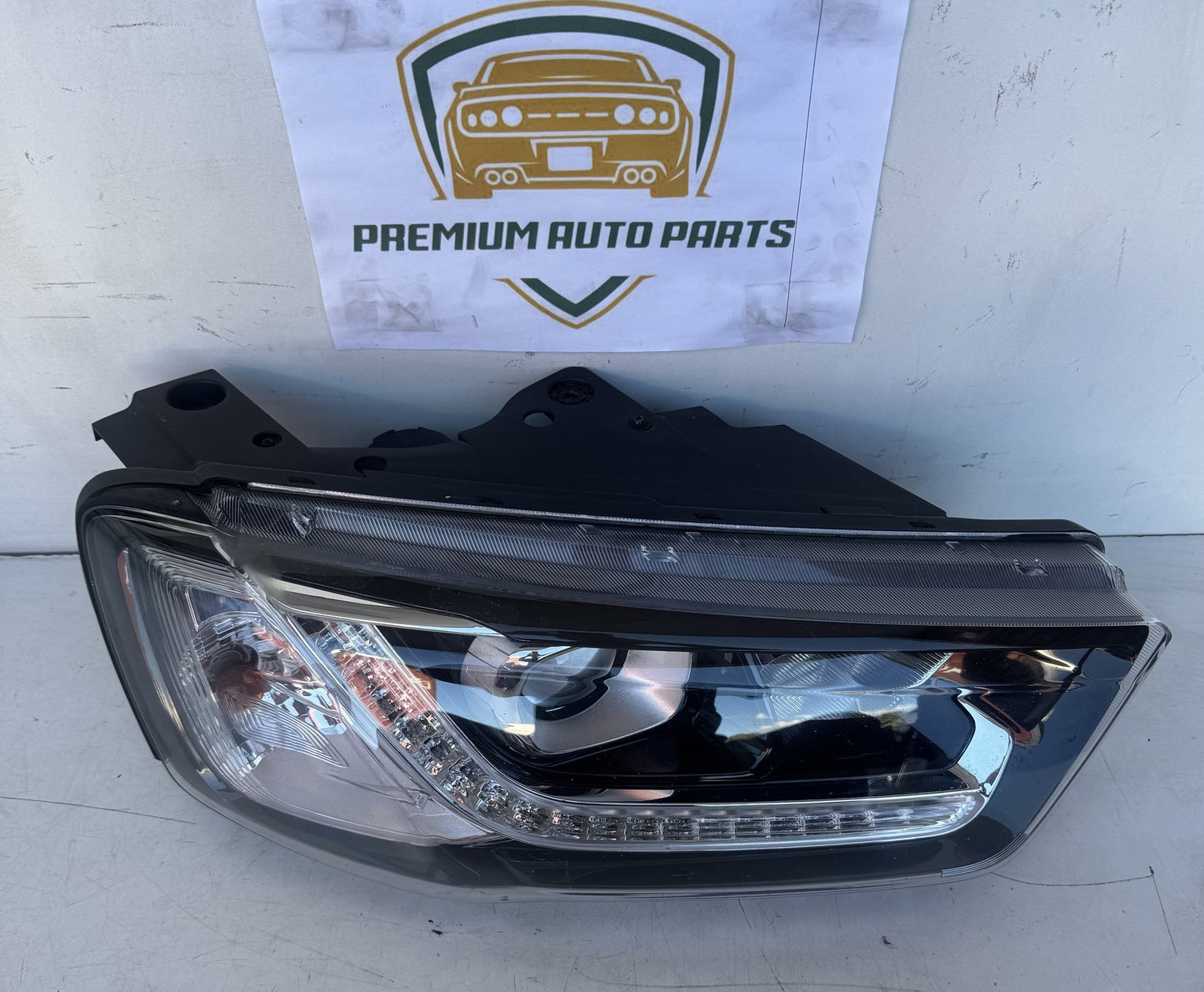 2018   Right Headlight