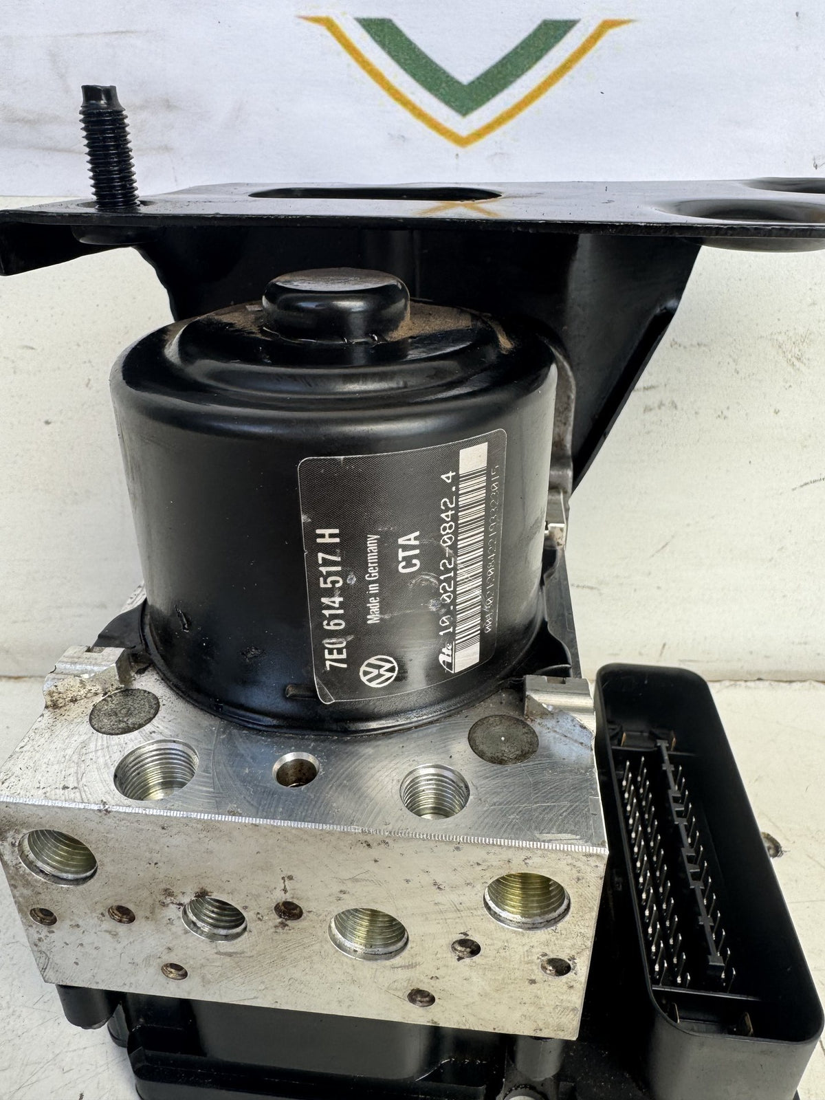 2013 Volkswagen Caravelle Station Wagon ABS Pump 10.0212-0842.4