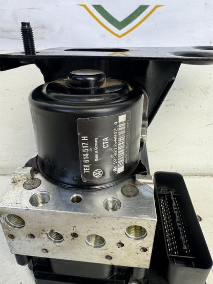 2013 Volkswagen Caravelle Station Wagon ABS Pump 10.0212-0842.4