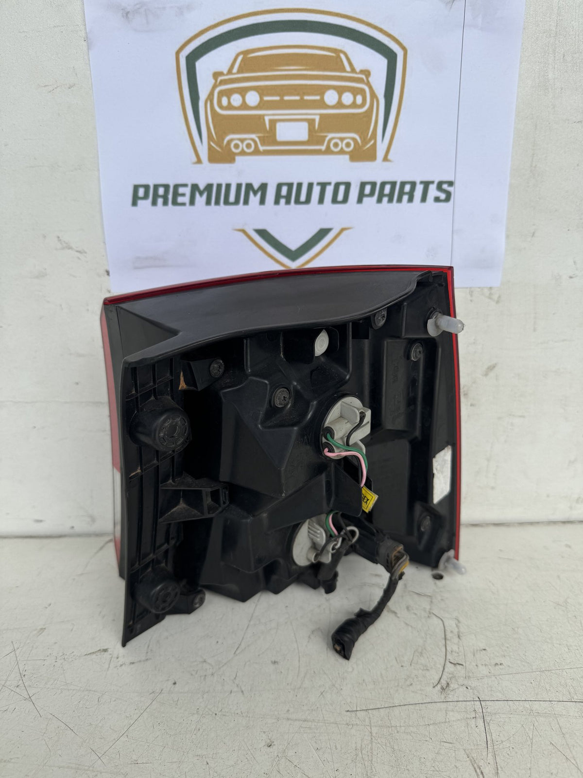 2013 Kia Sorento XM Station Wagon Left Taillight