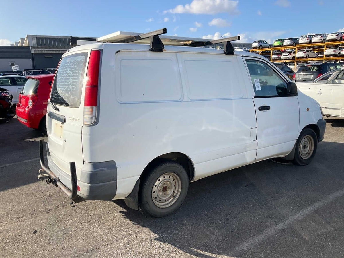 2001 Toyota Townace R40