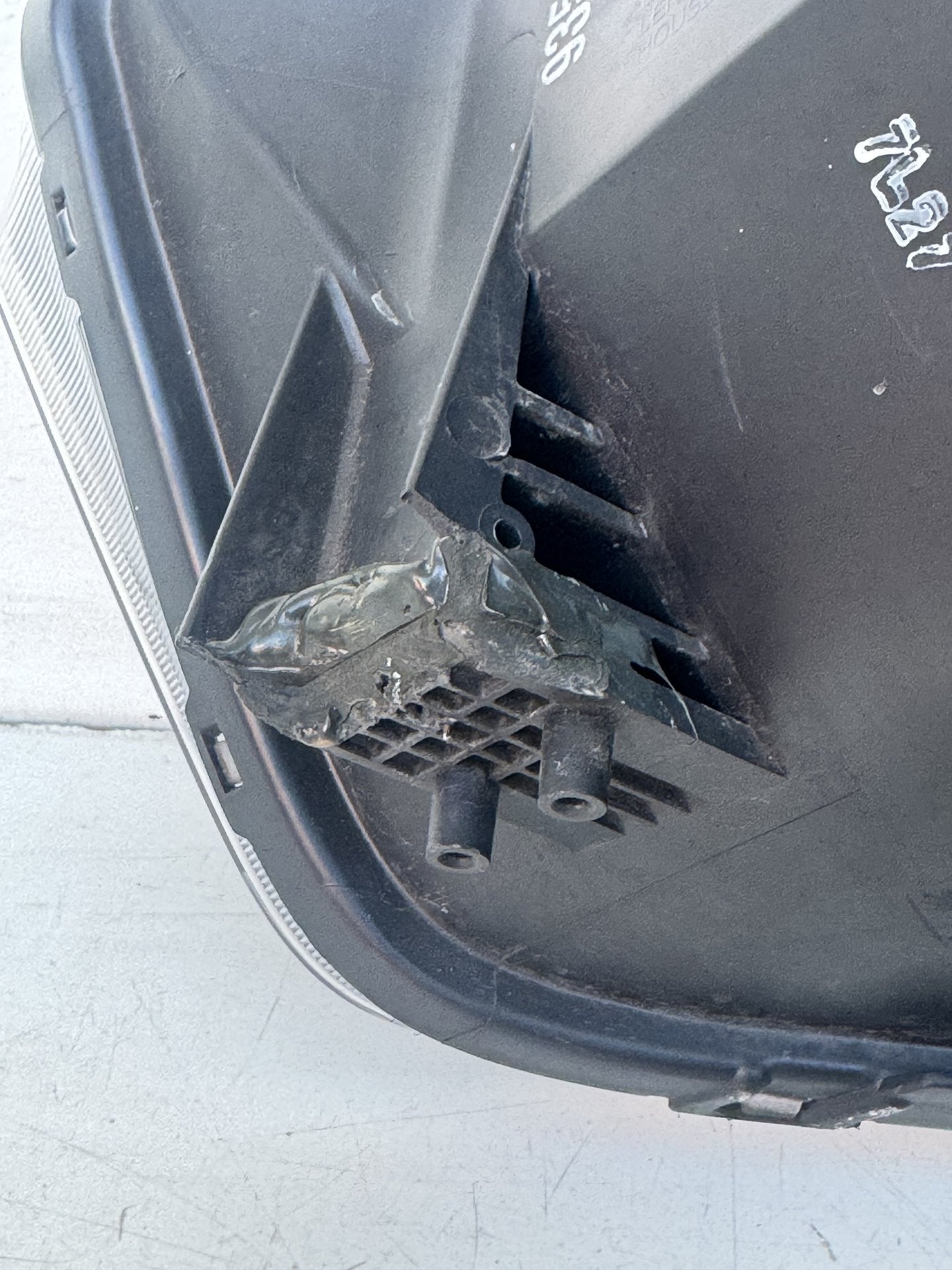 2018   Right Headlight