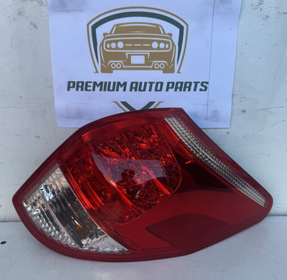 2006   Right Taillight