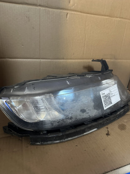 Honda Odyssey - Right Headlight
