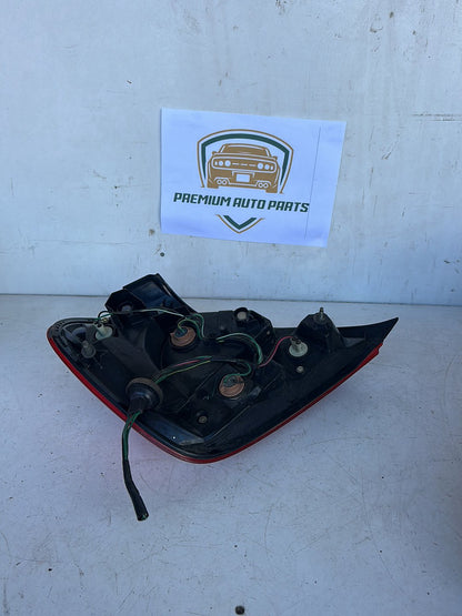 2010 Nissan Pulsar Sedan Right Taillight