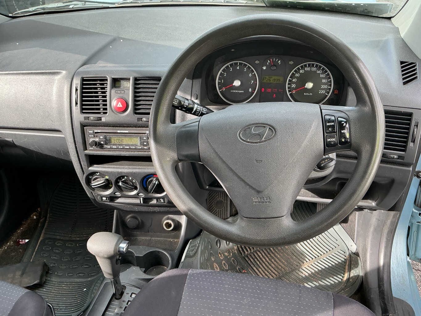 2010 Hyundai Getz S TBHatchback 
Hyundai
Getz