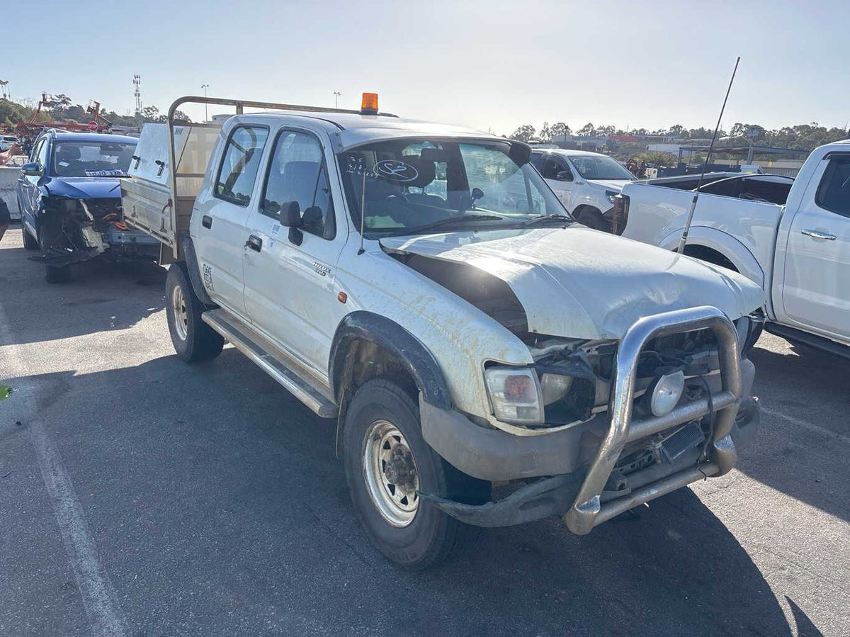2002 Toyota Hilux N100