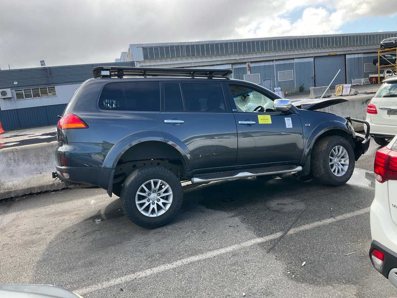 2011 Mitsubishi Challenger PB