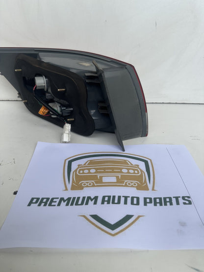 2005 Hyundai Sonata NF Sedan Right Taillight 92402-3KO