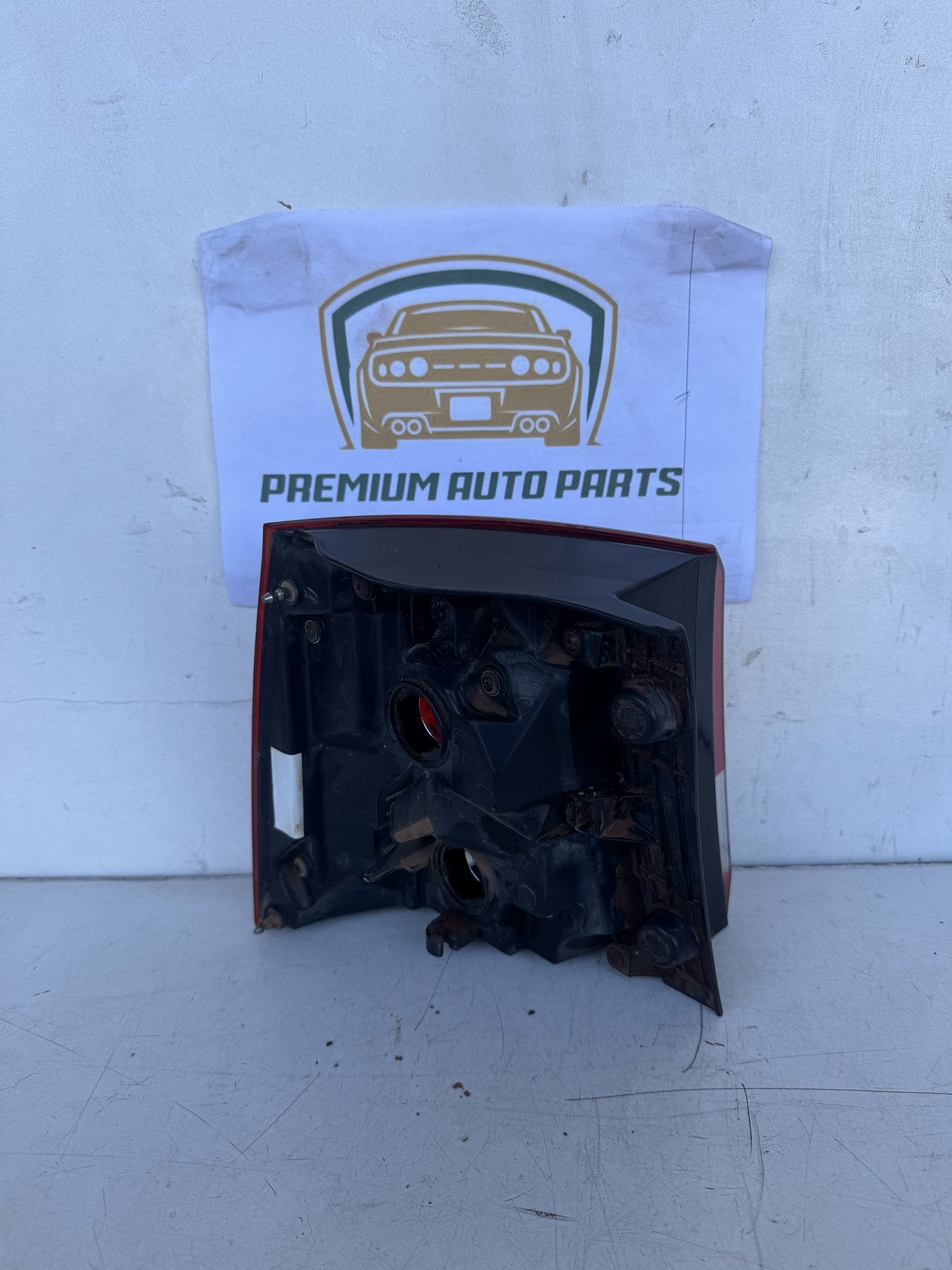 2014 Kia Sorento XM Station Wagon Right Taillight