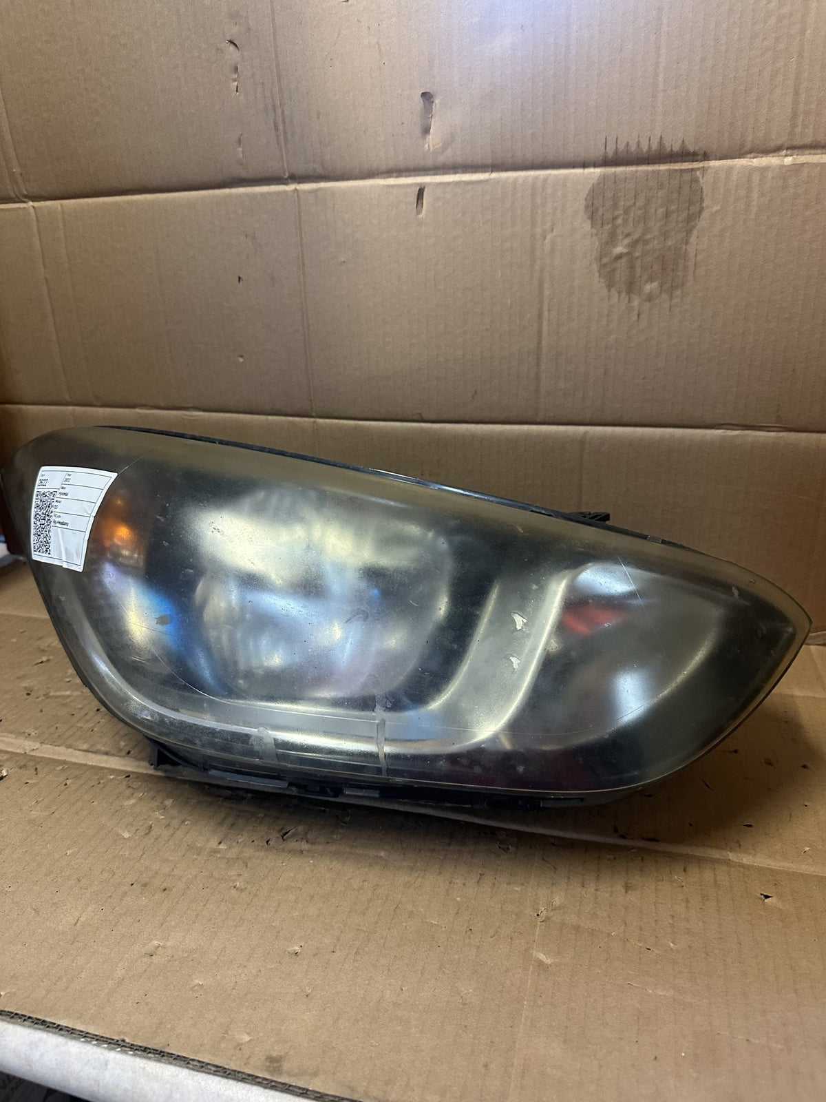 2013 Hyundai i20 PB - Right Headlight