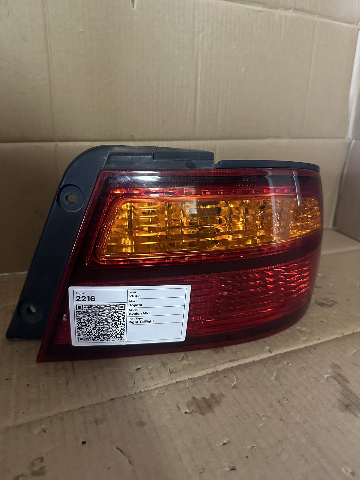 2002 Toyota Avalon Sedan Right Taillight 043-2159