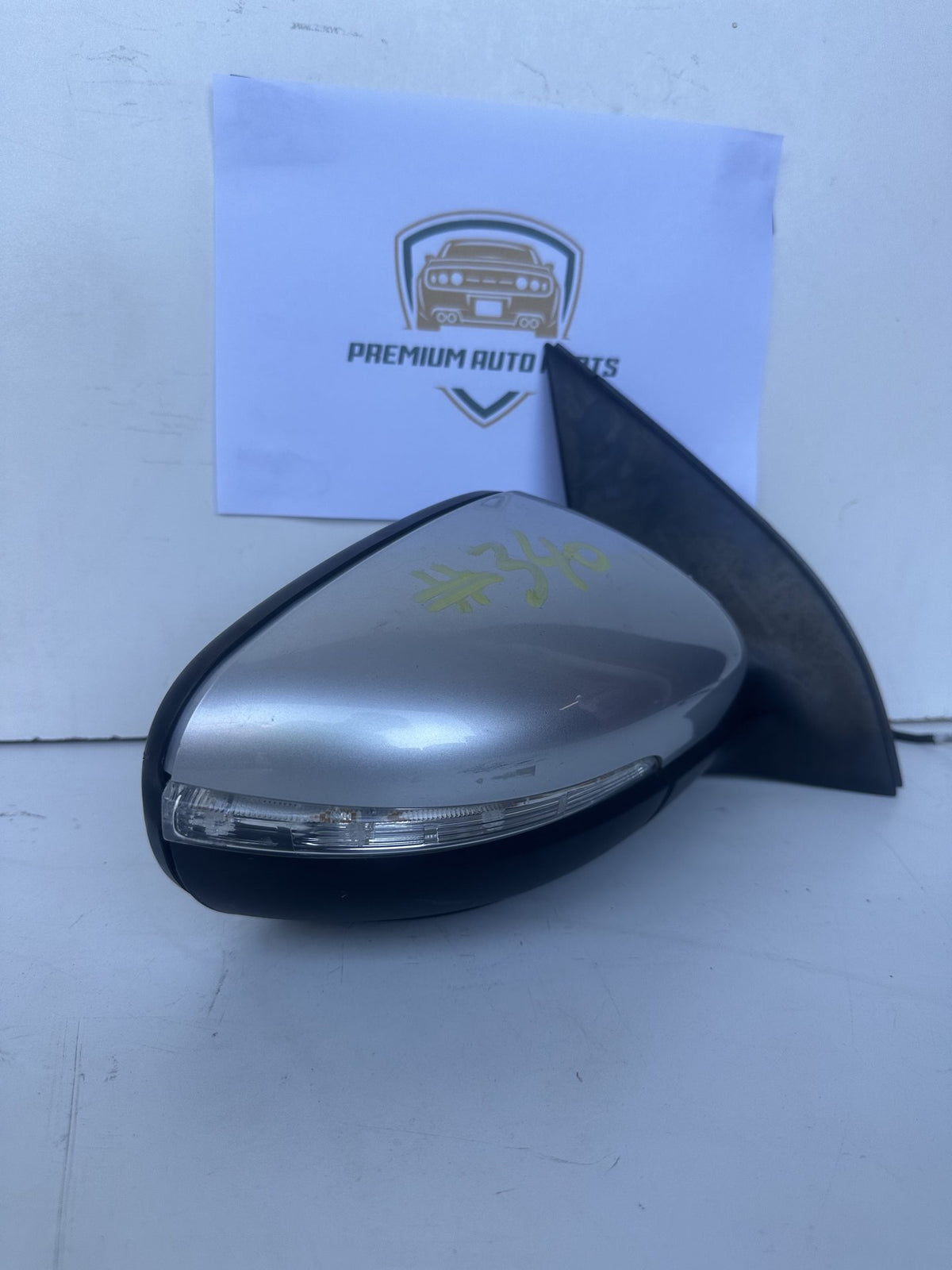 2010 Volkswagen Golf Station Wagon Right Door Mirror 021025