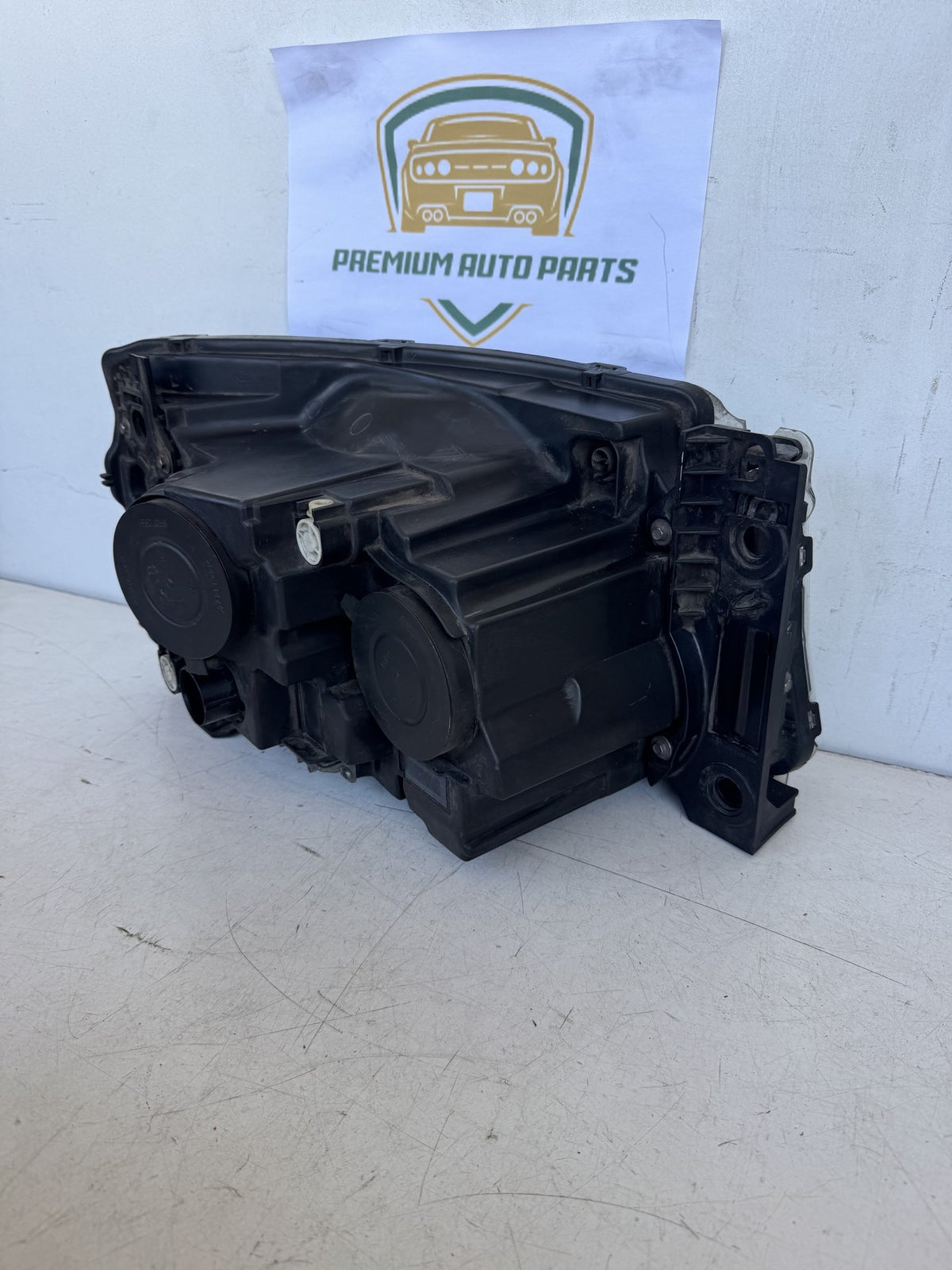 2010 Land Rover Range Rover Sport Station Wagon Left Headlight