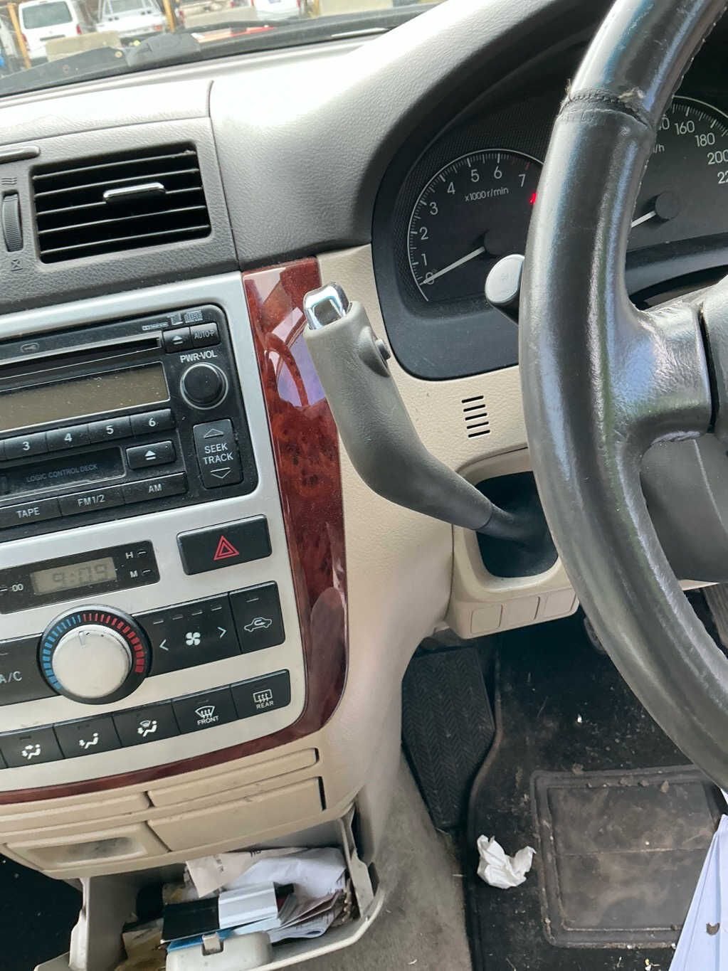 2003 Toyota Avensis Verso