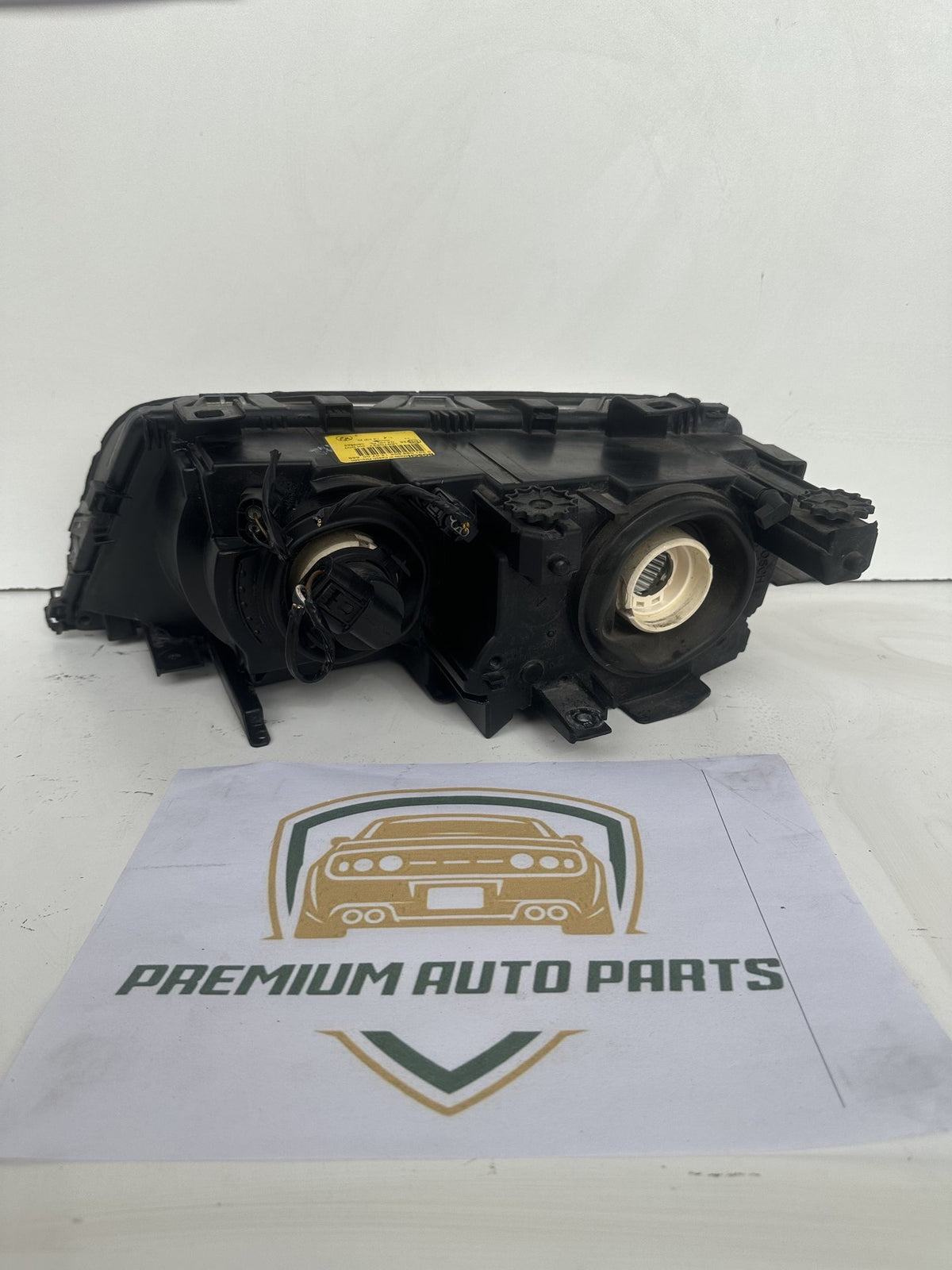 1998-2001 BMW 318i E46 Sedan Right Headlight 9175 04HCPL