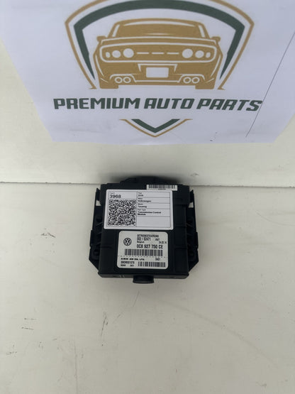 2010-2018 Volkswagen Touareg MK2- 7P SUV Transmission Control Module 0C8927750CE