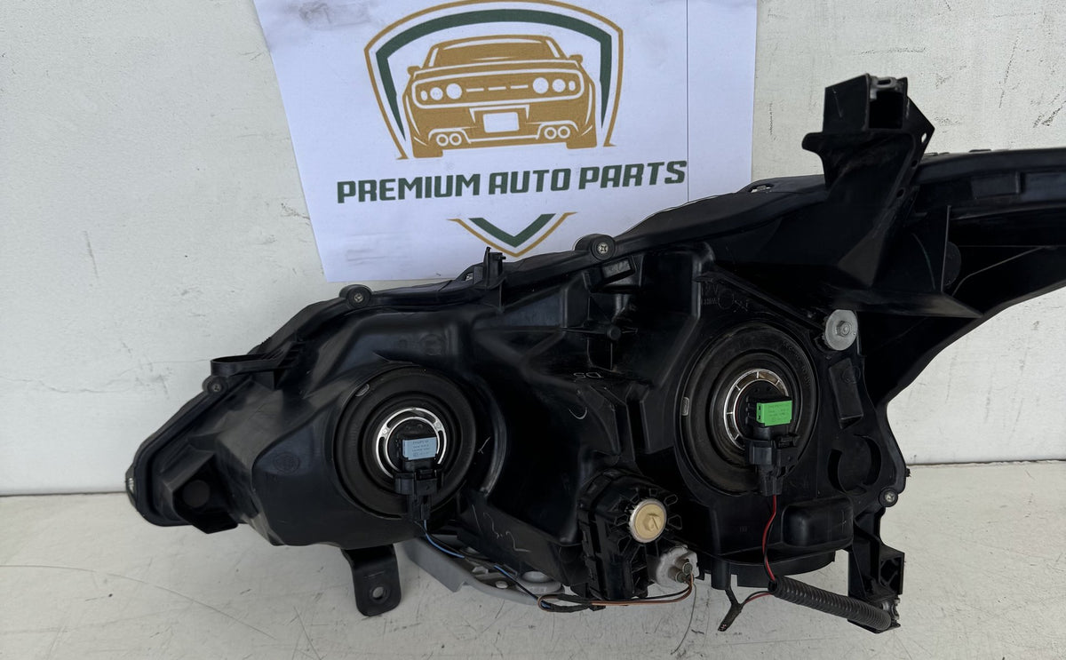 2014 Nissan Altima Right Headlight