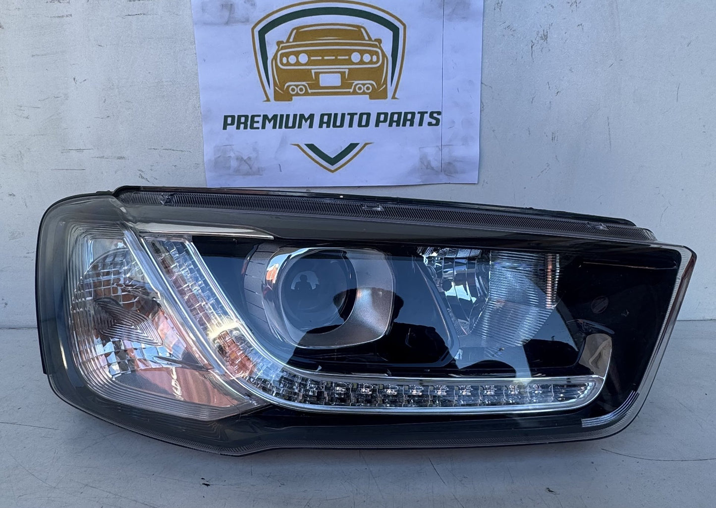 2018   Right Headlight