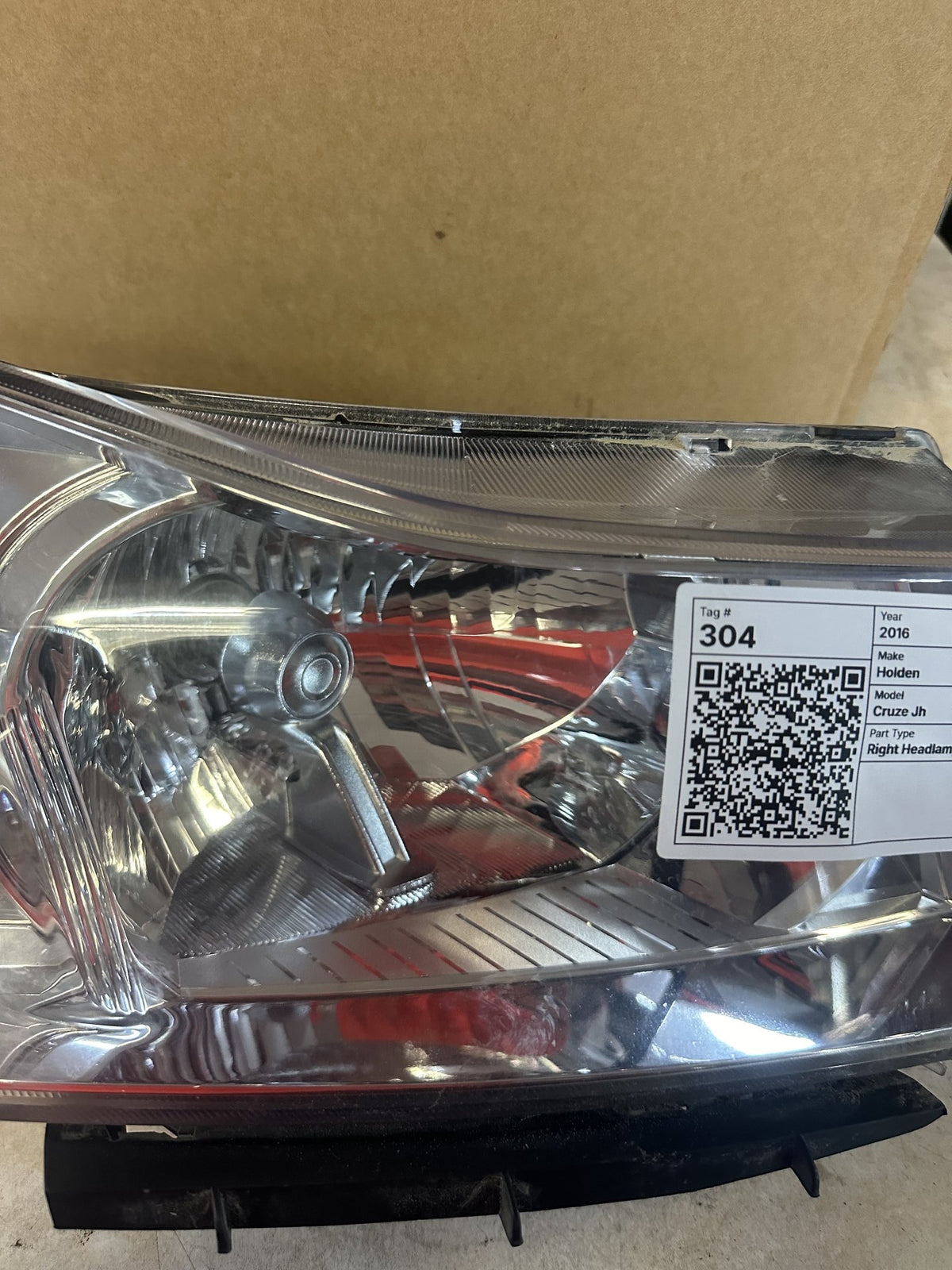 2016 Holden Cruze Sedan Right Headlight 12413