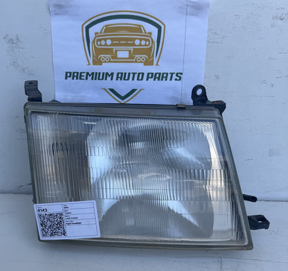 1999 Toyota Land Cruiser Station Wagon Right Headlight KOITO 60-91