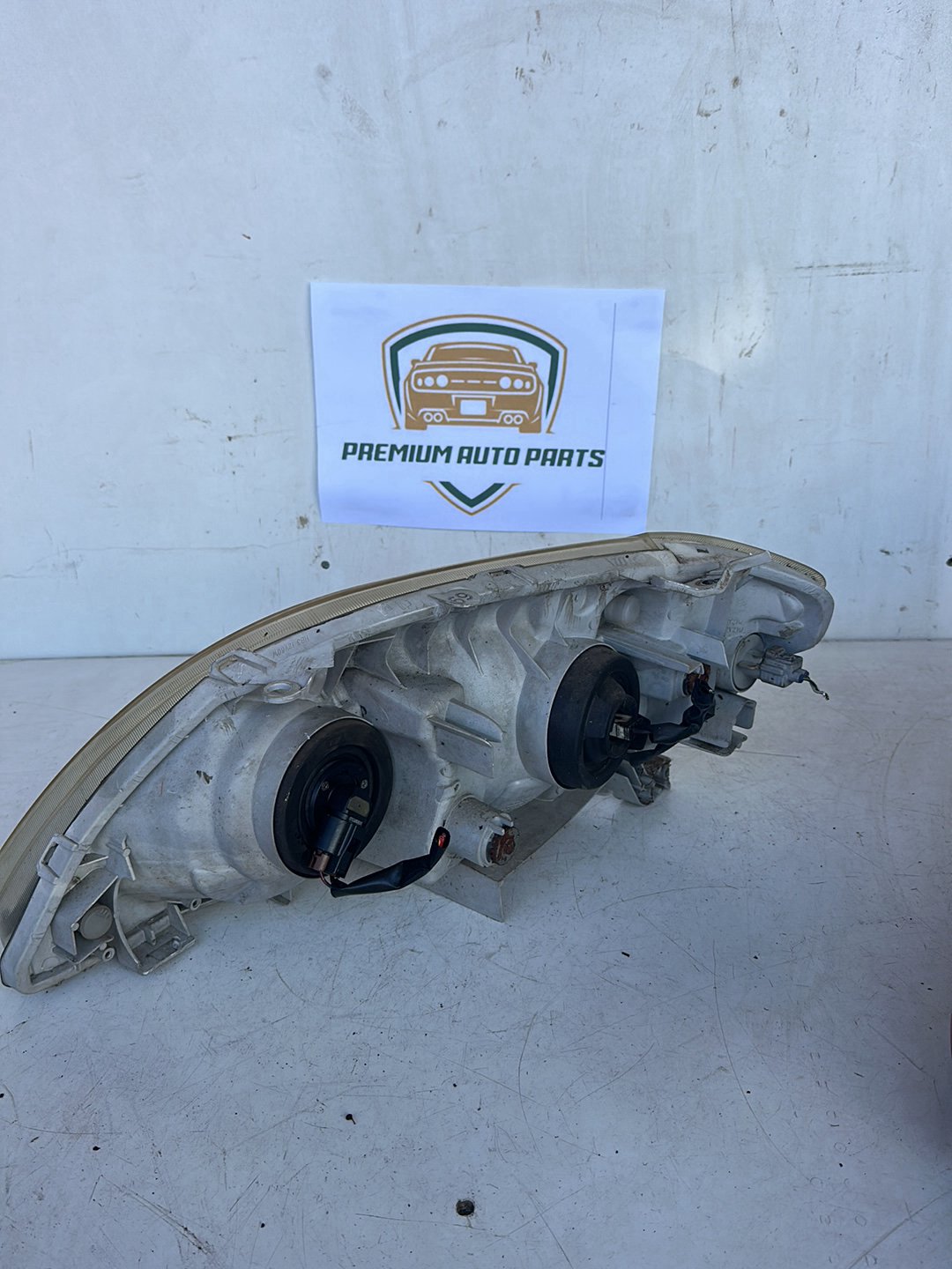 2002 Toyota Corolla E120 Sedan Right Headlight
