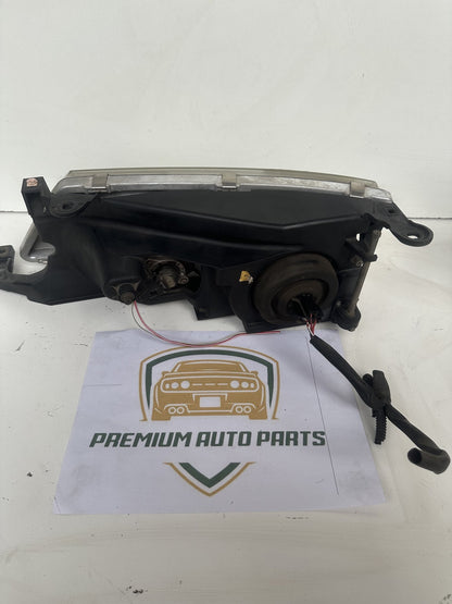 2000-2006 Toyota Avalon X10 Sedan Right Headlight 81150-YF010