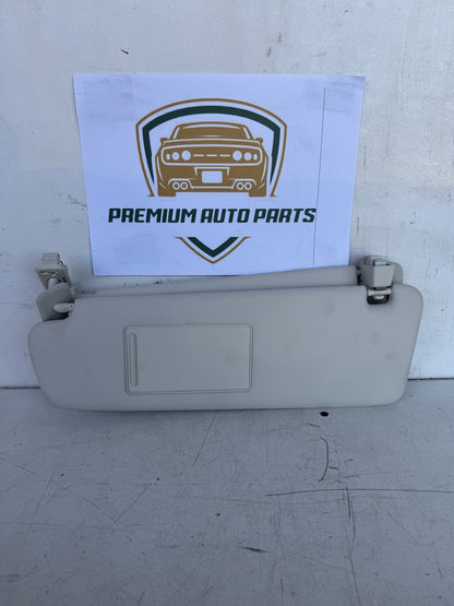 2016 Volkswagen Touareg Station Wagon Left Sun Visor