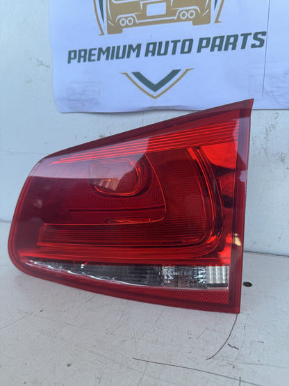 2016 Volkswagen Touareg Station Wagon Right Boot Light