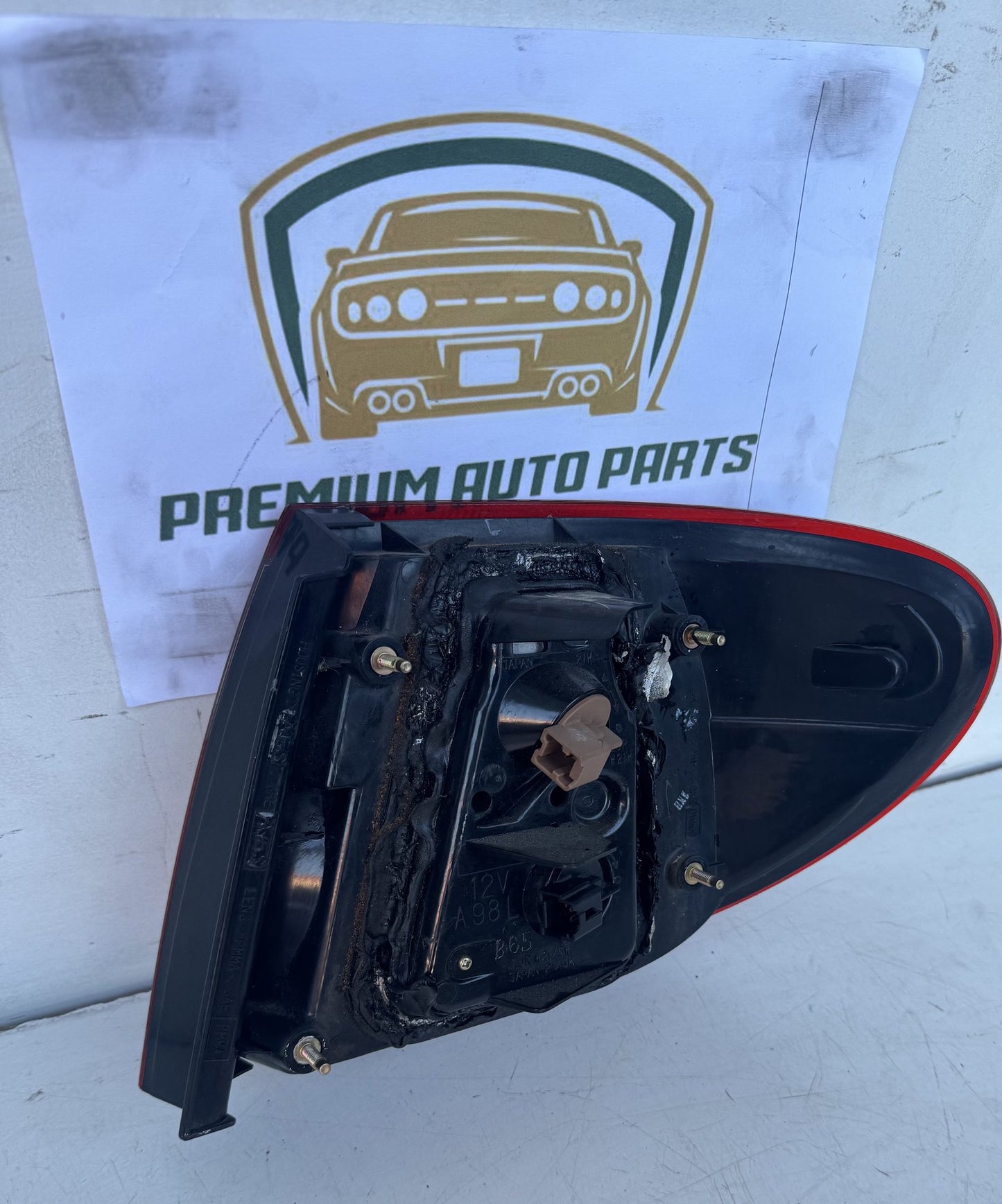 2002   Left Taillight