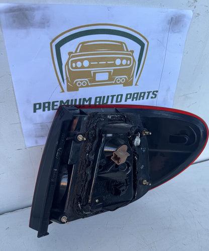 2002   Left Taillight