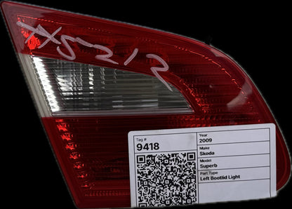 2009 Skoda Superb Sedan Left Bootlid Light