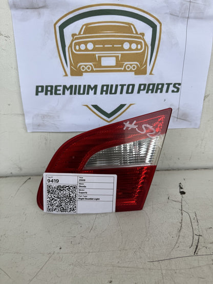2009 Skoda Superb Sedan Right Bootlid Light