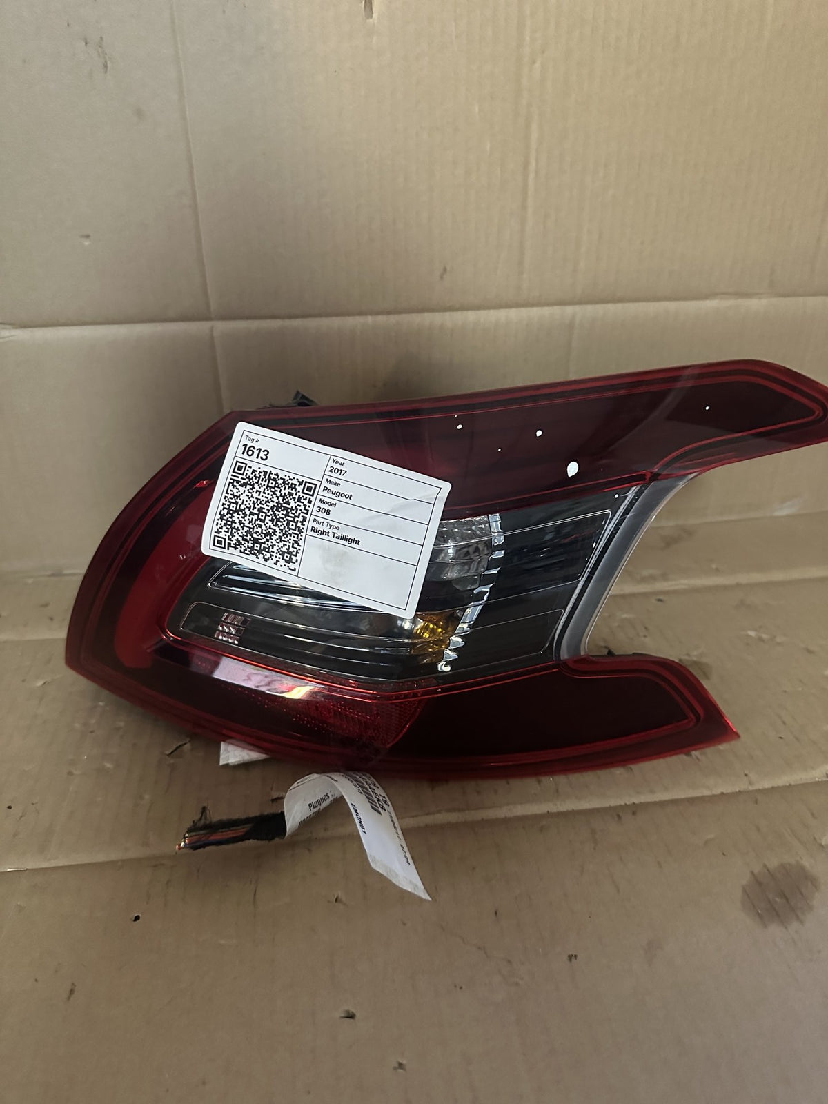 2017 Peugeot 308 II T9 - Right Taillight