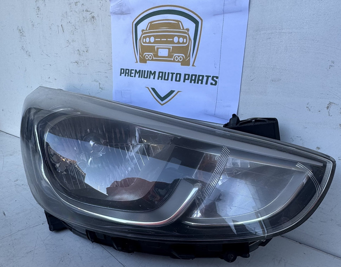 2018   Right Headlight