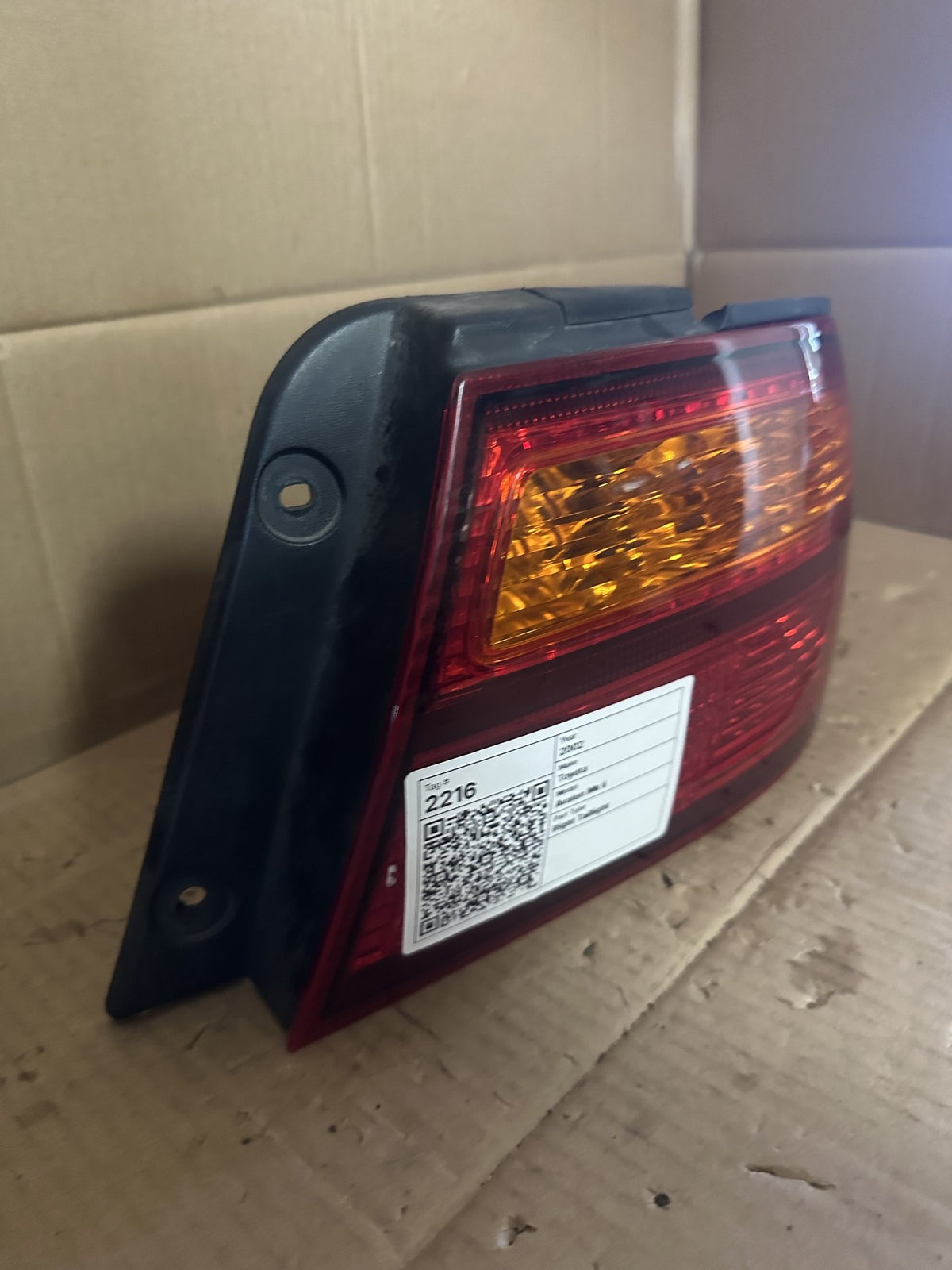 2002 Toyota Avalon Sedan Right Taillight 043-2159