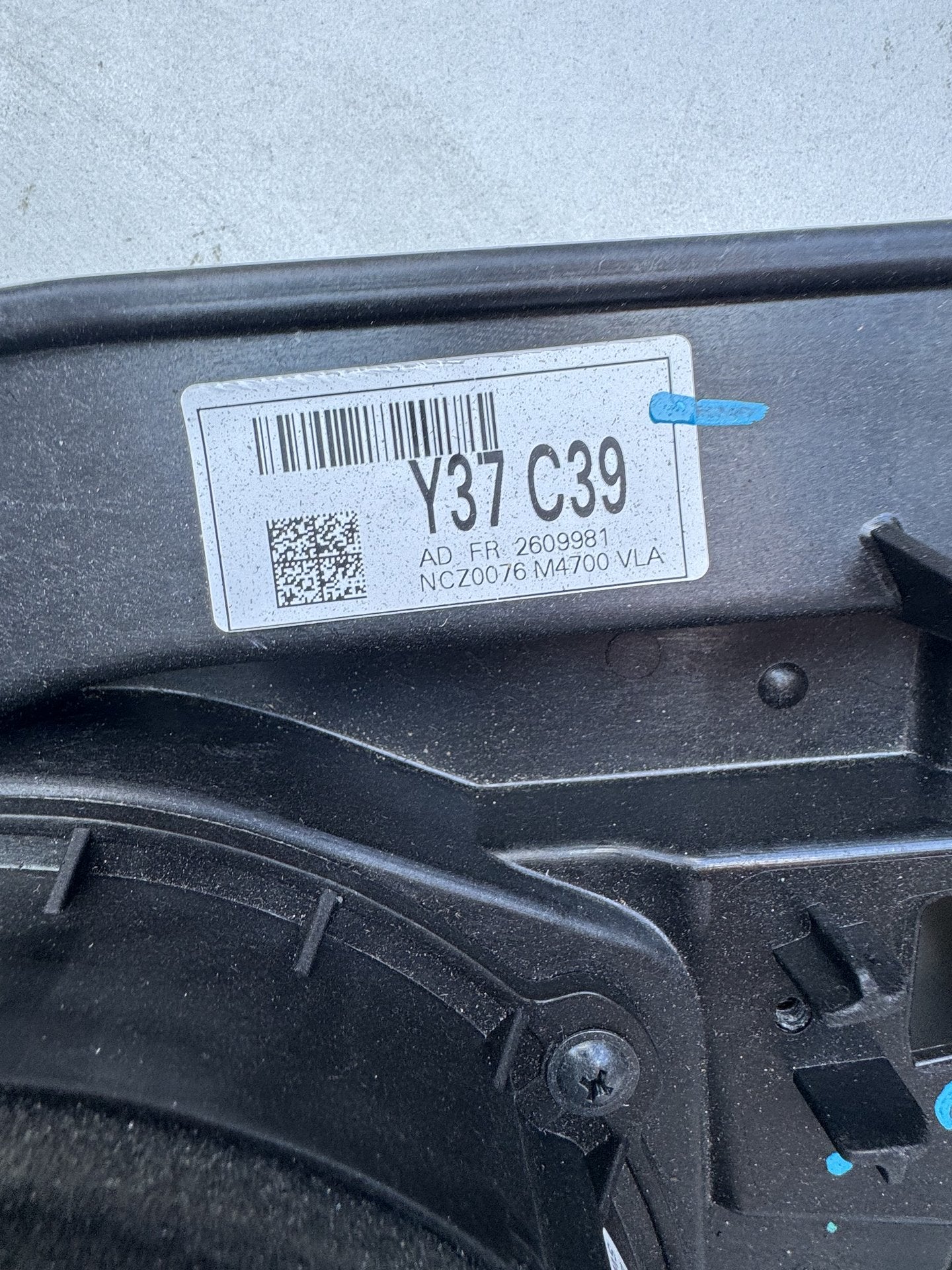 2018  AD Right Front Window Regulator