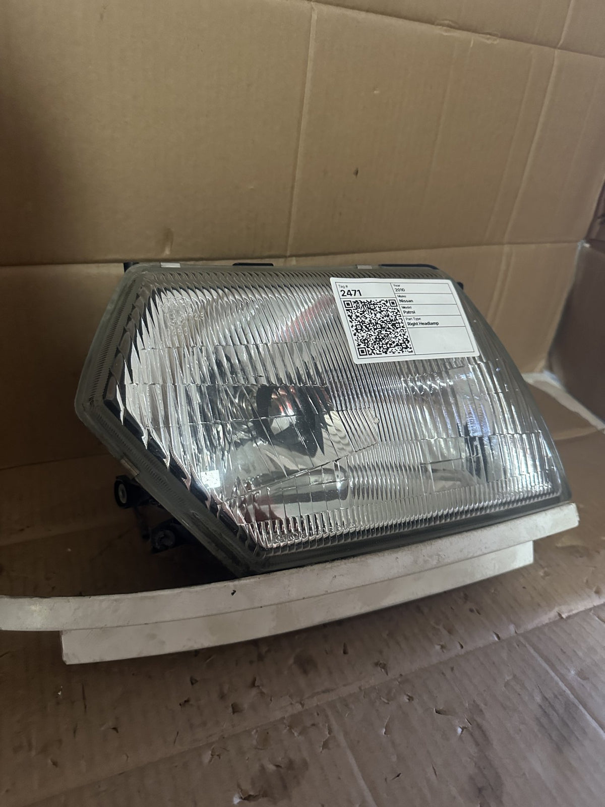 2010 Nissan Patrol - Right Headlight