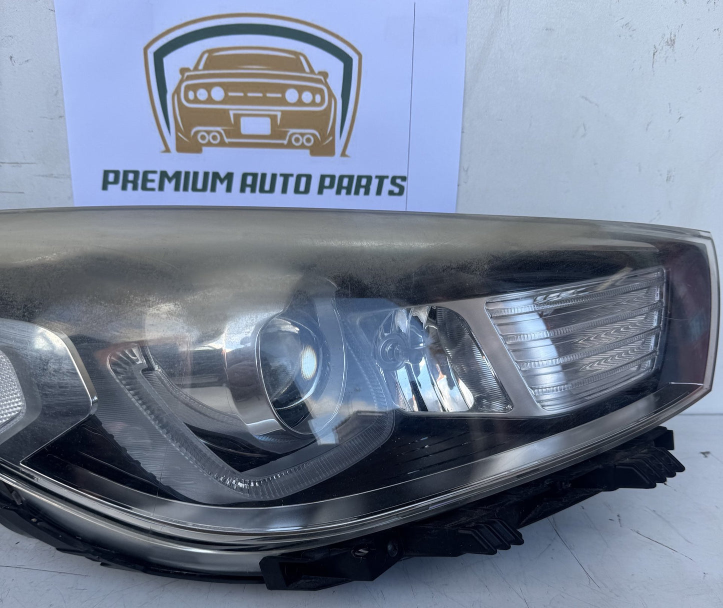 2018   Right Headlight