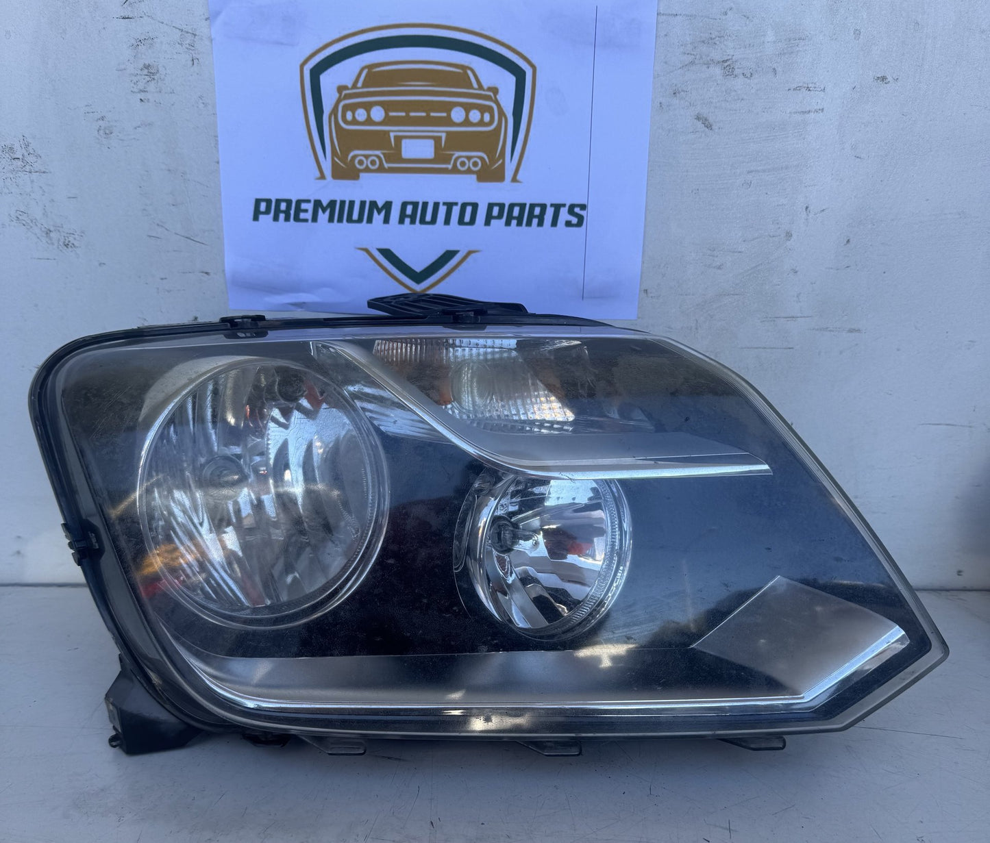 2016  2H Right Headlight