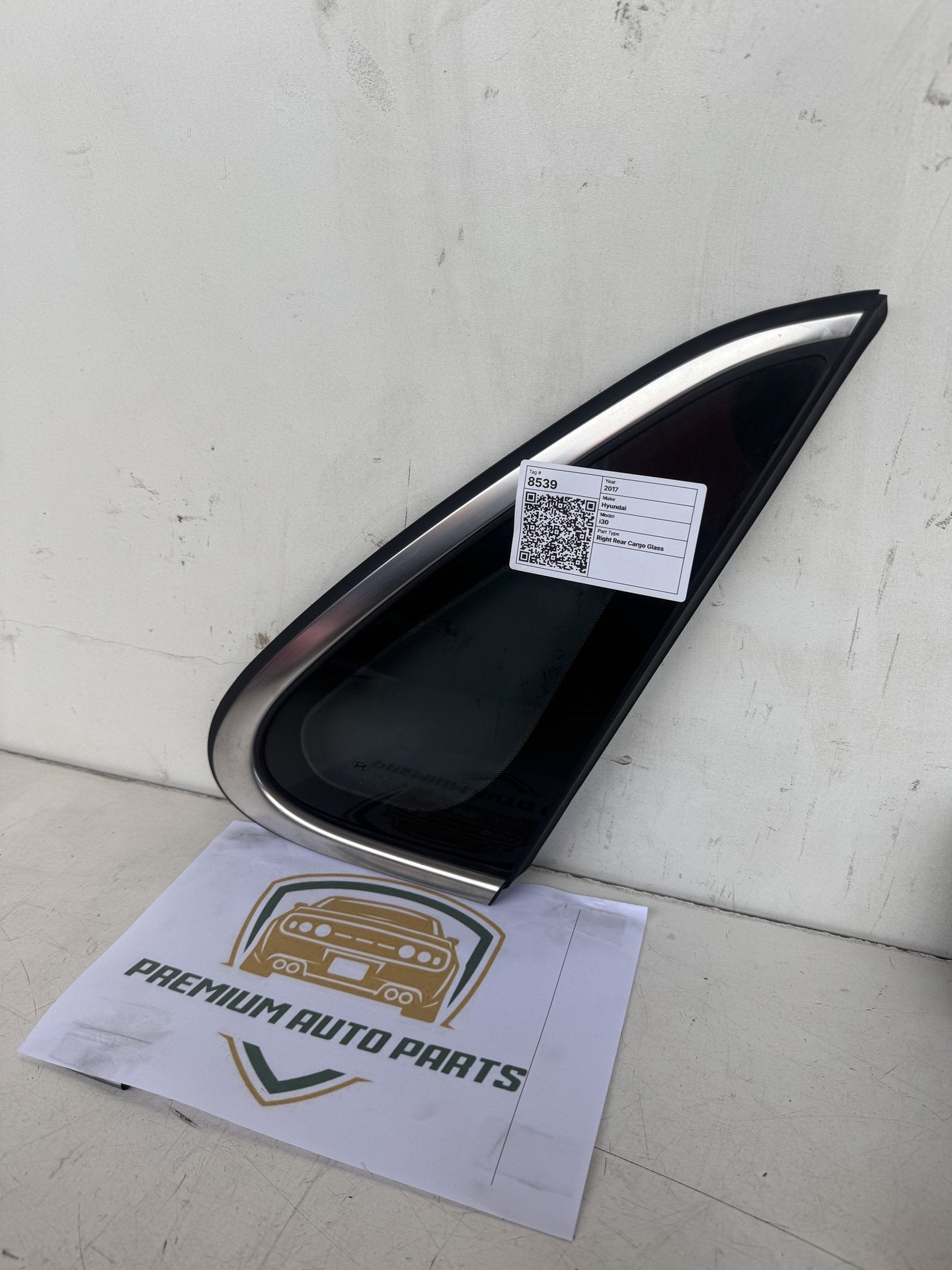 2017 Hyundai i30 Hatchback Right Rear Cargo Glass