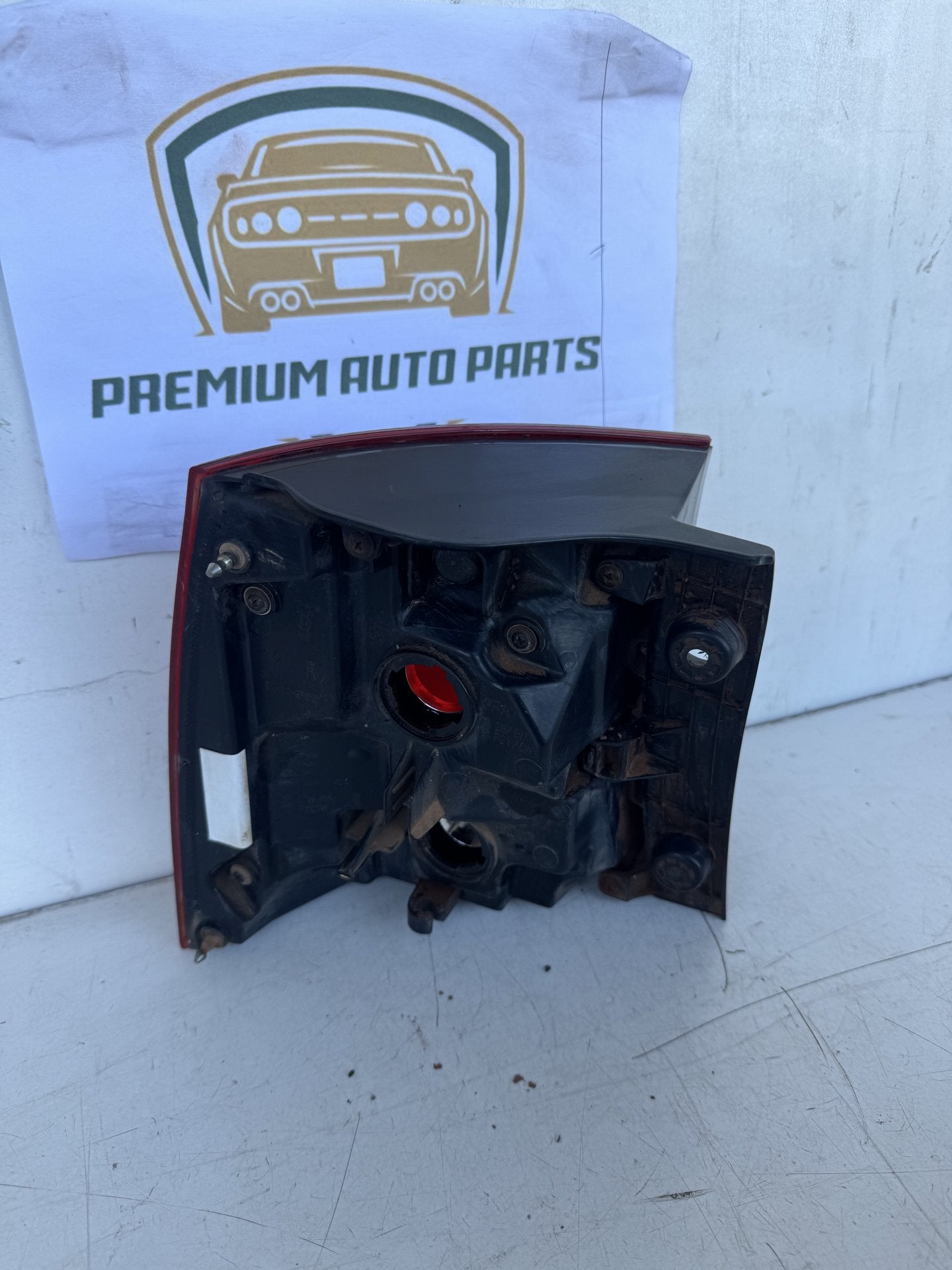 2014 Kia Sorento XM Station Wagon Right Taillight